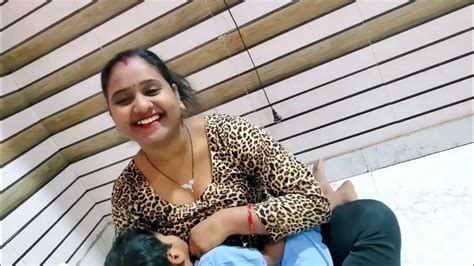 sex karte hue ki video|Indian couple sex karte hue bedroom me